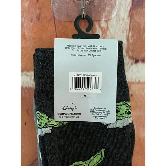 Star Wars The MANDALORIAN Yoda Crew Socks Mens Soft Warm Cozy Crew Fall 2 Pairs - Picture 4 of 7